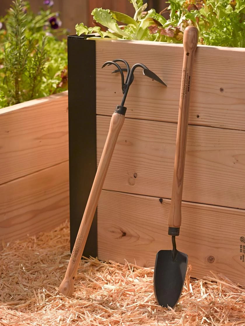 Gardener's Lifetime Raised Bed Trowel 2 Gardener's Lifetime Raised Bed Trowel - Image 2