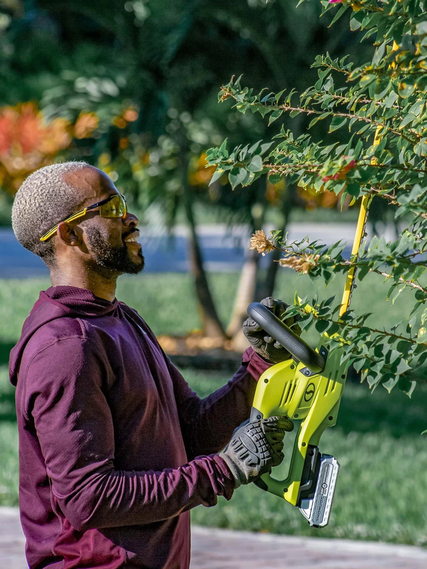 Sun Joe 24V-HT22-LTE 24-Volt ION+ Cordless Hedge Trimmer Kit | 22-Inch | W/ 2.0-Ah Battery And Charger 6 Sun Joe 24V-HT22-LTE 24-Volt ION+ Cordless Hedge Trimmer Kit | 22-Inch | W/ 2.0-Ah Battery And Charger - Image 6